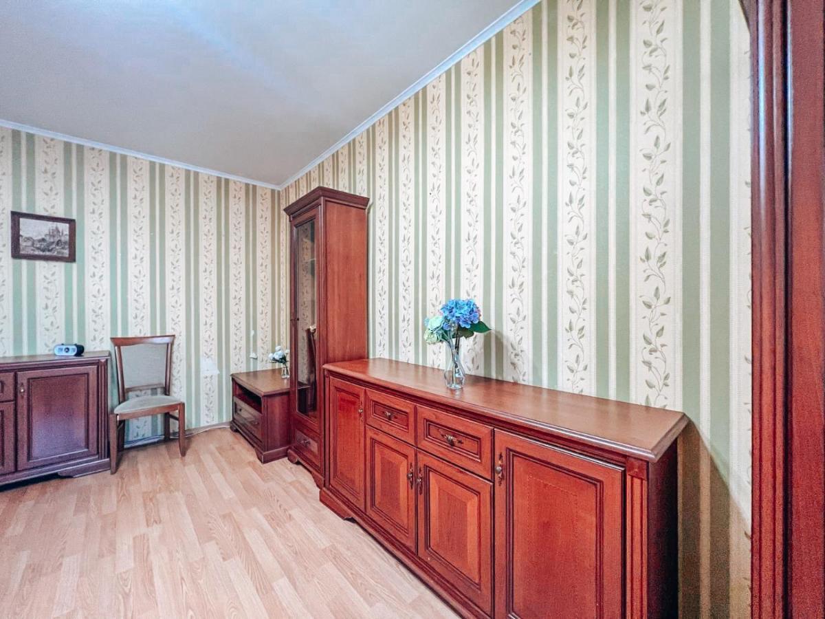 Apartments Near The Exhibition Centre Kiev Esterno foto